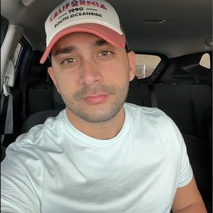 Meet your Posher, Tomas